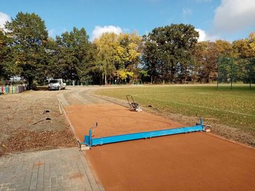 Remont i modernizacja bieżni na stadionie sportowym w Lututowie